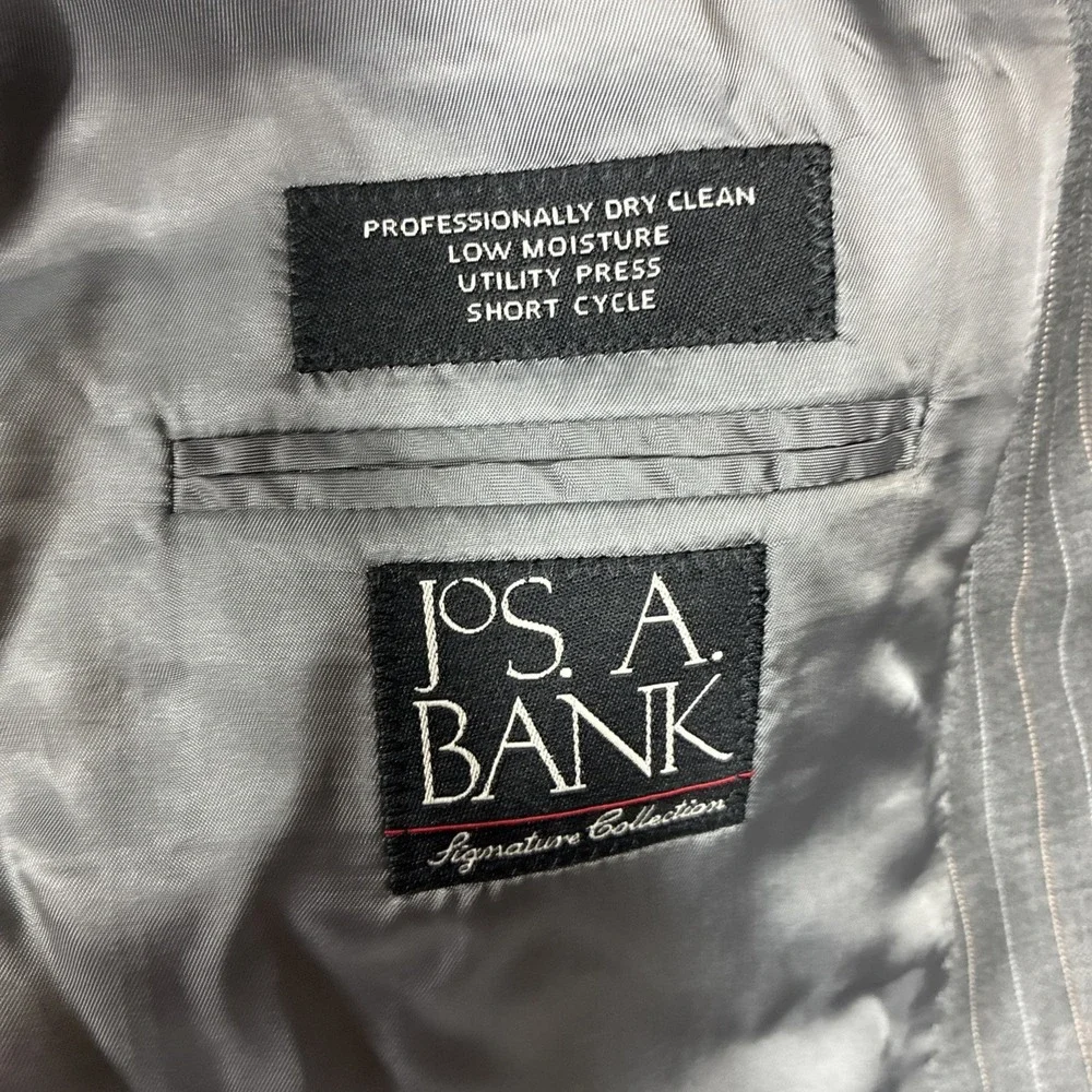 Jos. A Bank Signature Men's Wool Gray Pinstripe Suit 2 Piece 42R 35x30